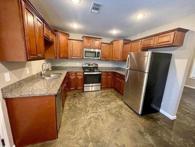 Foto del edificio - 3 Bedroom / 2 Bath In Pocahontas Available Now!