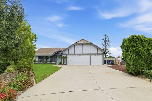 Building Photo - 5923 Burgundy Ave