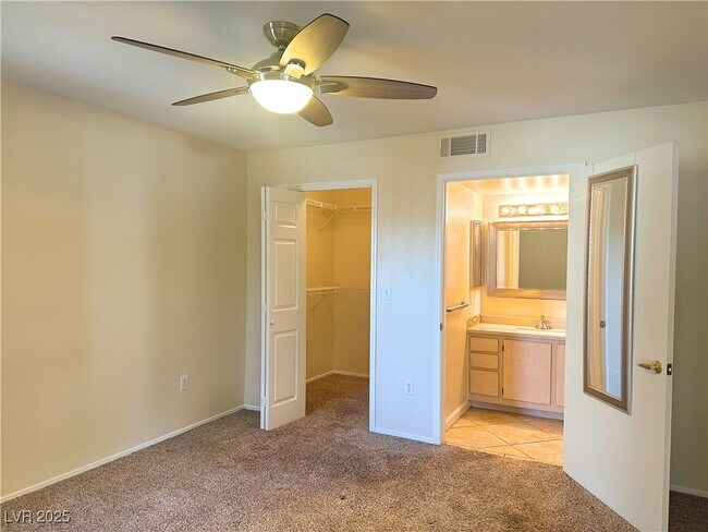 Foto del edificio - 555 E Silverado Ranch Blvd