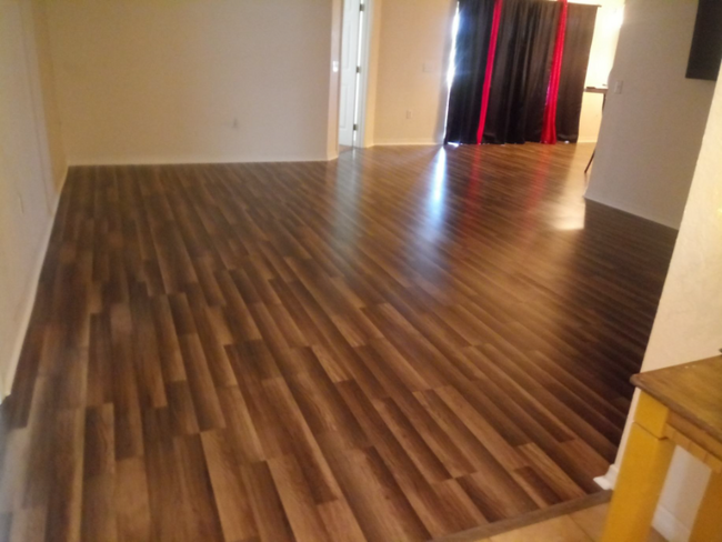 Foto del edificio - 3433 Summit Ln