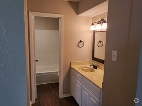Building Photo - 809 Treadwell Ct