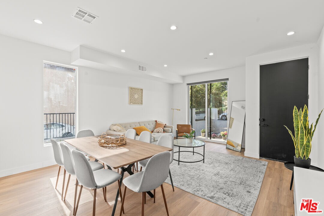 Foto principal - 234 S Carondelet St