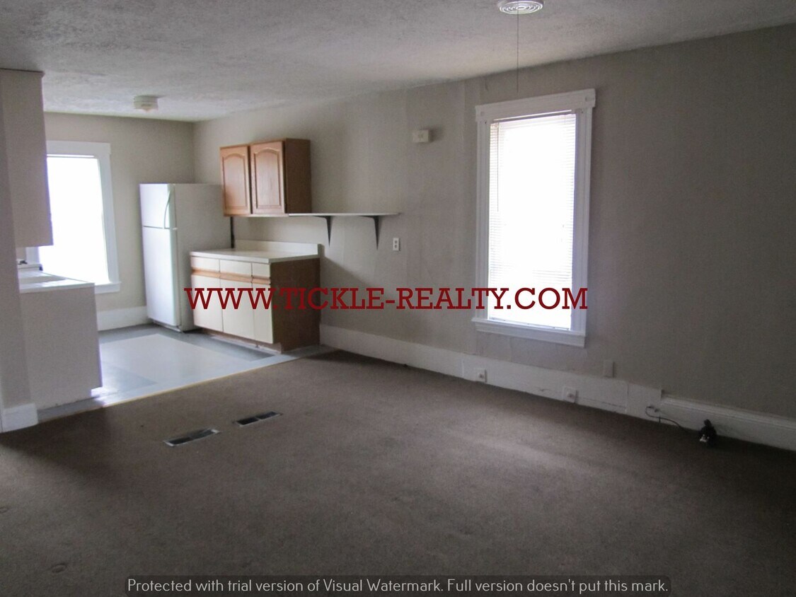 2729 Edmonds St Unit 27UP, Rochester, NY 14607 Room for Rent in