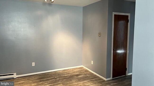 Building Photo - 1024 Fox Chase Rd