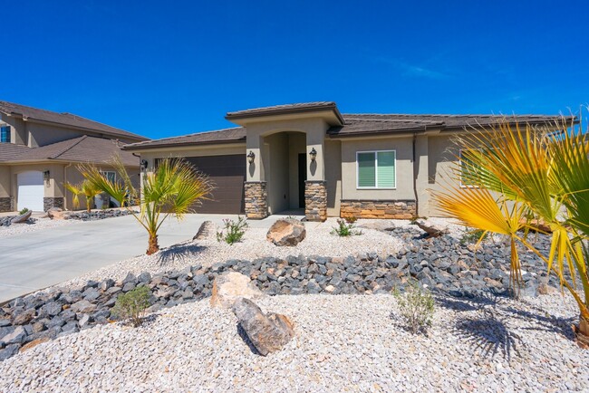 Building Photo - Beautiful Little Valley - 4 Bed 2 Bath home