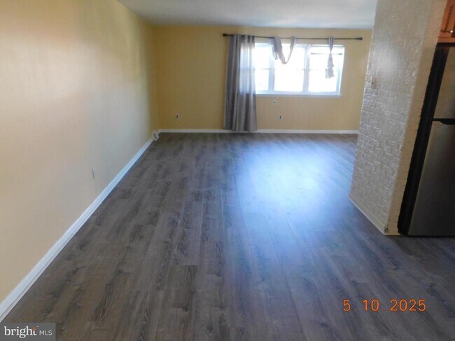 Foto del edificio - 2165 Benson St