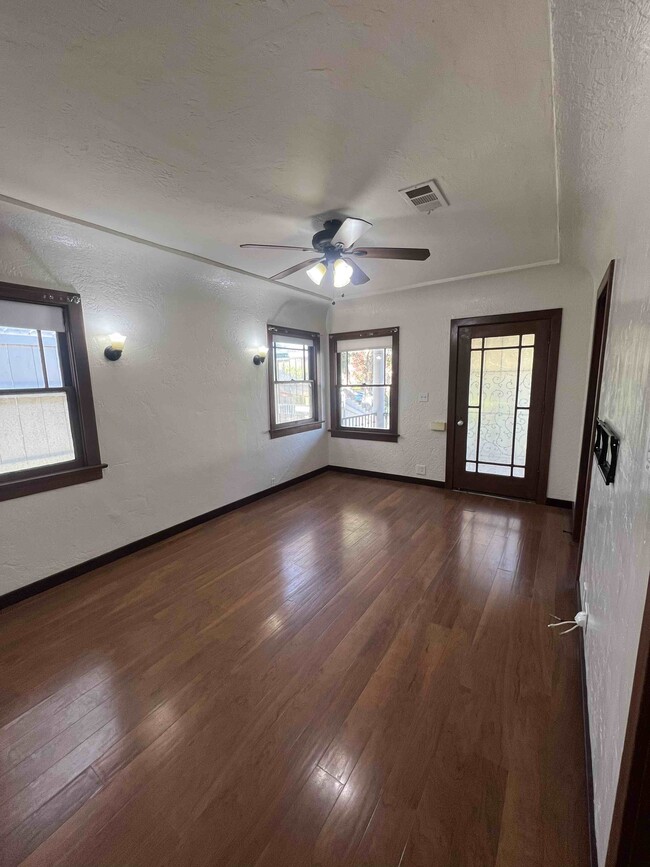 Sala de estar - Vista n.° 2 - 4480 38th St