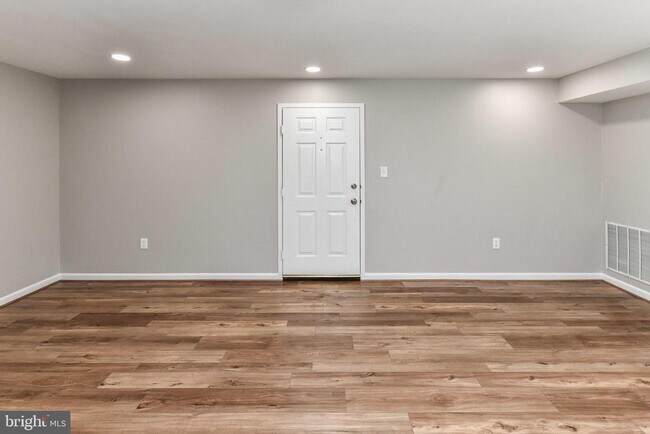 Foto del edificio - 8616 Shadwell Dr