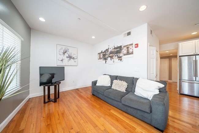 Foto del edificio - 44 Bryant Ave