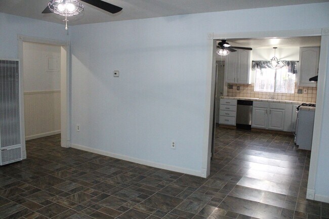 Foto del edificio - **COMING SOON!!! ** Gated Three Bedroom, 1 Bathroom House in Bay Point
