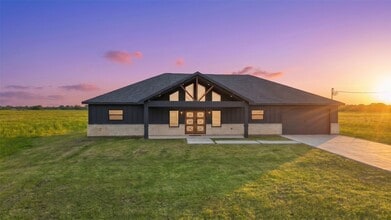 Building Photo - 619 Chuckwagon Trail