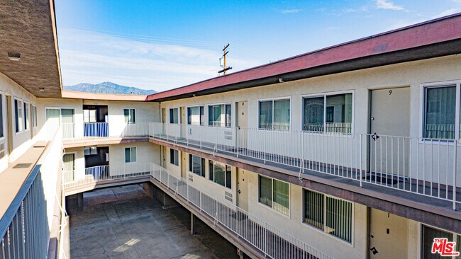 Foto del edificio - 447 W Elk Ave