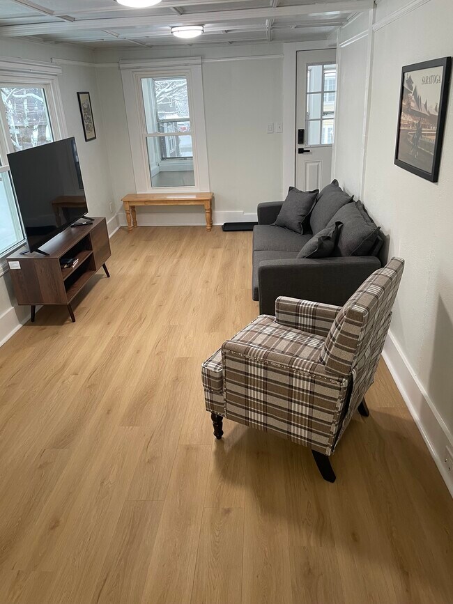 Foto del edificio - 134 Lincoln Ave