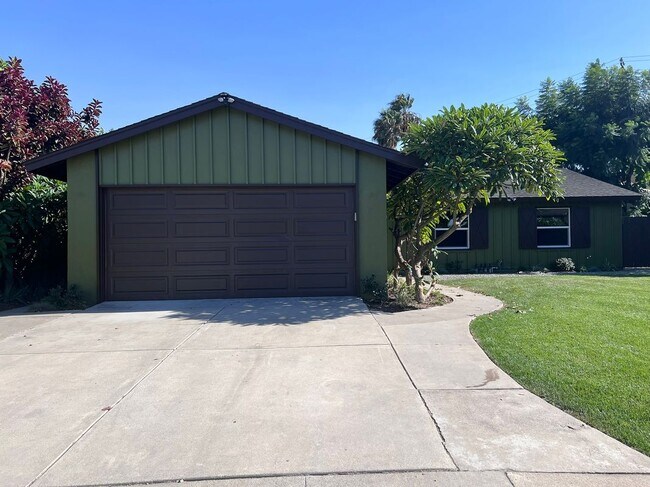Building Photo - 8490 Drey Rd