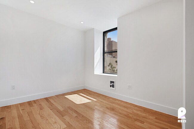 Foto del edificio - 179 E 105th St
