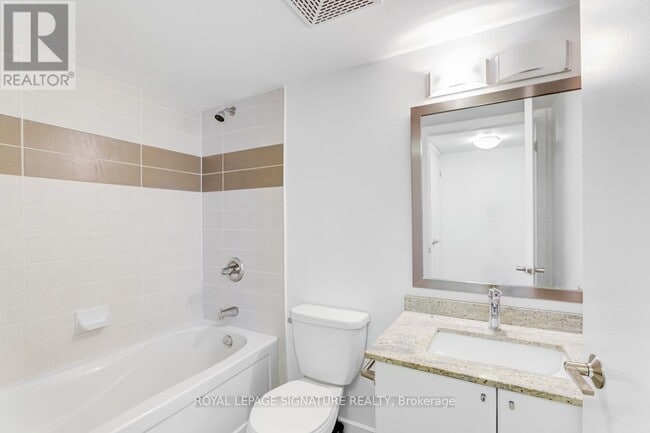 Building Photo - 33 Bay St.