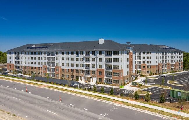 Building Photo - Overture Cary