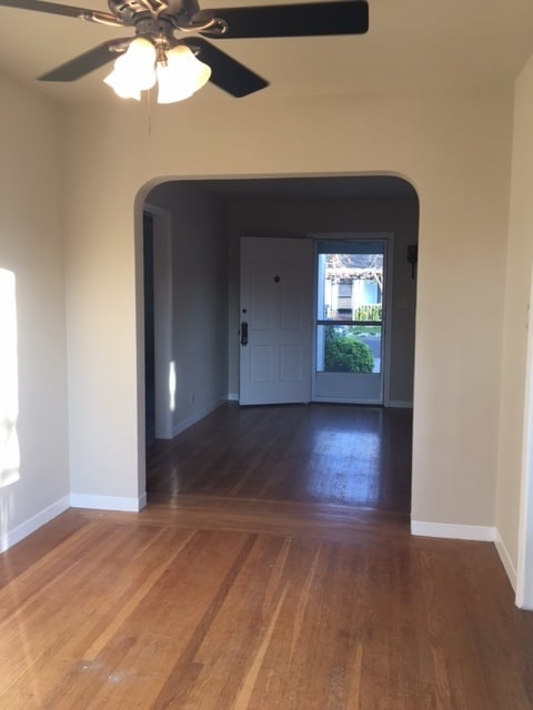 Building Photo - Charming 2 Bedroom Home Close to Downtown