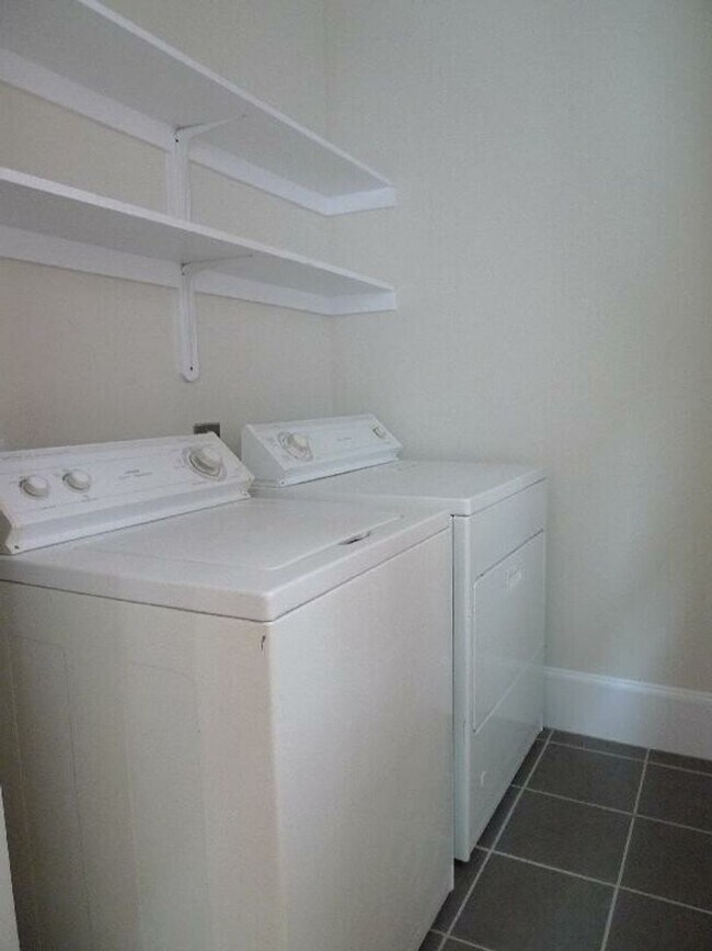 Foto del edificio - Fully Renovated Large Apartment in Mission...