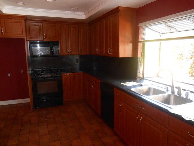 Foto del edificio - 22431 Rippling Brook