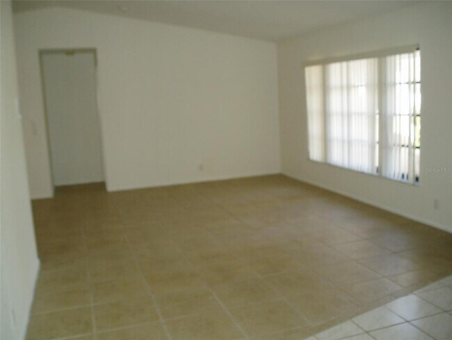 Foto del edificio - 22355 Morocco Ave
