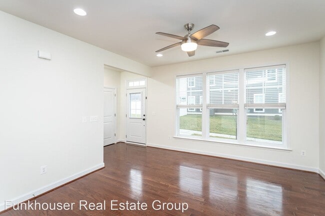 Building Photo - 3 br, 2.5 bath House - 3245 Battery Park P...