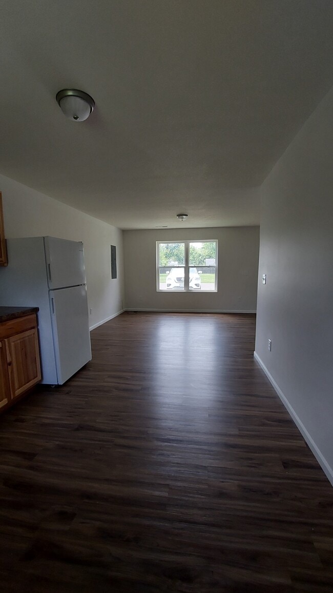 Building Photo - 1010 S Singleton