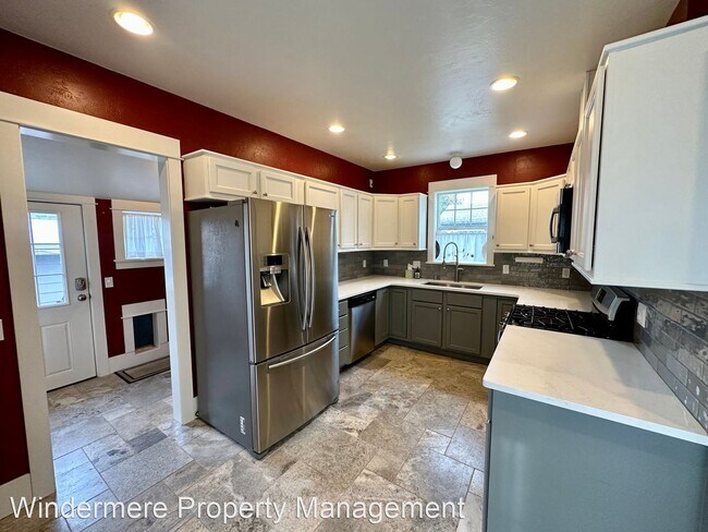 Building Photo - 2 br, 1.5 bath House - 2411 Elizabeth