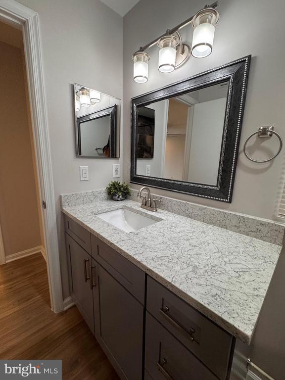 Building Photo - 8611 Beekman Pl