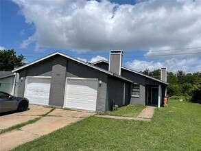 Building Photo - 7004 Millrace Dr