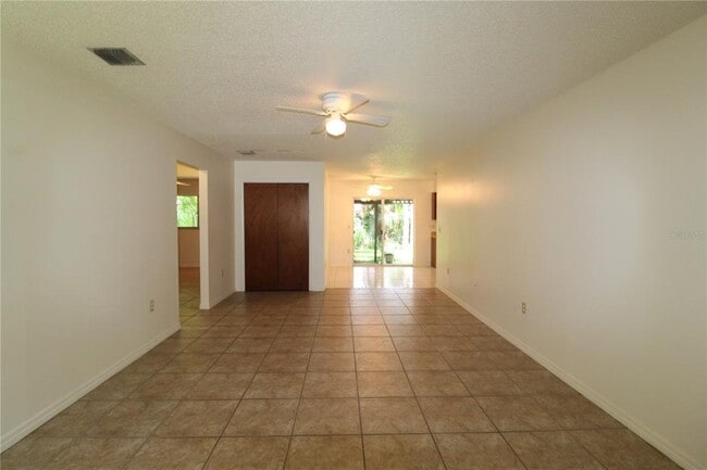 Building Photo - 1819 Vamo Dr