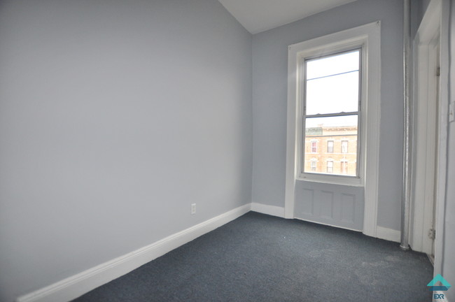 Foto del edificio - 1389 Flatbush Ave
