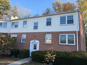 Building Photo - 16 Huguenot St Building Photo - 16 Huguenot St