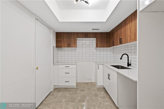 Foto del edificio - 1200 SW 52nd Ave