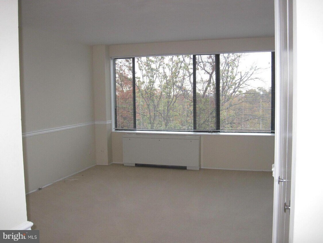 Foto principal - 4501 Arlington Blvd