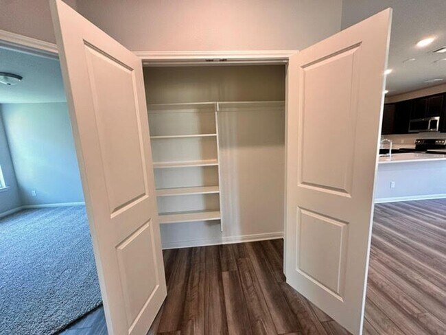 Foto del edificio - Nearly New 3-Bedroom Home in Hewitt, TX – Modern Living at Its Best