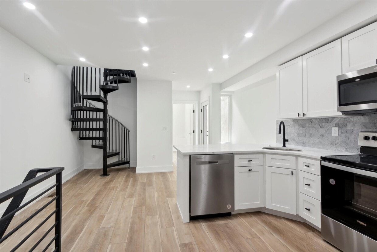 Primary Photo - 2009 N 17th St