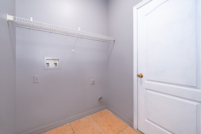 Foto del edificio - 10831 Leader Ln