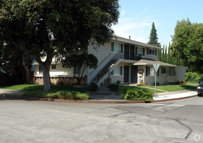 Building Photo - 621 Grand Fir Ave