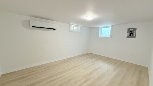 Photo du bâtiment - 103 King Edward Ave