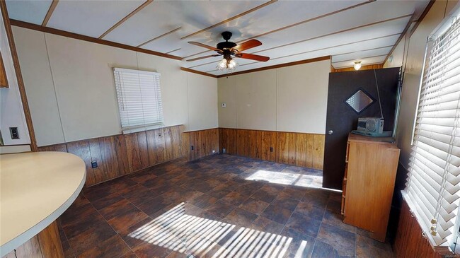 Building Photo - 456 County Rd 4 W
