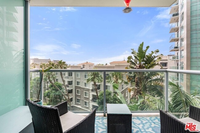 Foto del edificio - 13700 Marina Pointe Dr
