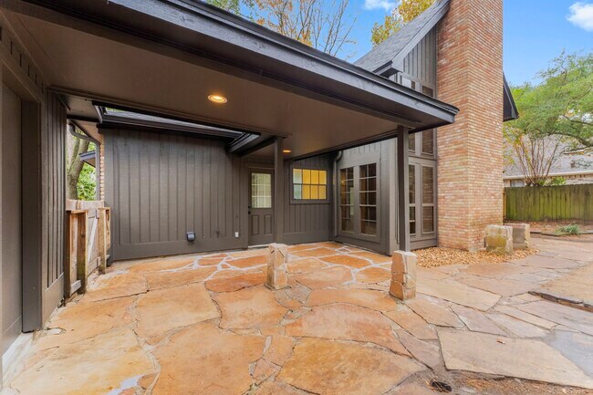 Foto del edificio - 6 Thornhedge Ct