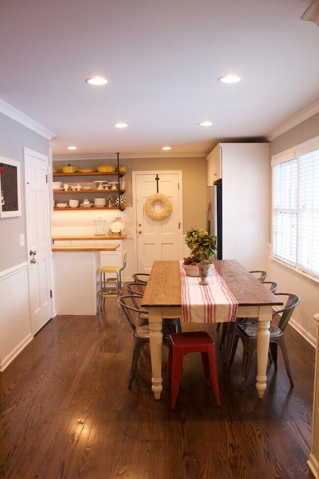 Foto del edificio - 616 Greenview Pl