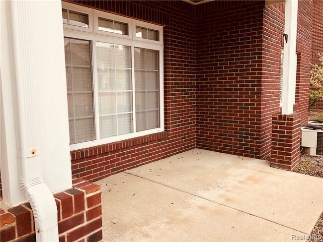 Building Photo - 5776 Acorn Ln