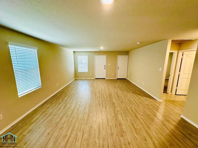 Building Photo - Come Home and Relax in Style in this 3Bedroom 2Bath Home located just a short drive down 1604 fro...