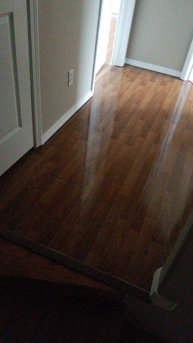 Foto del edificio - 2604 Melanie Dr