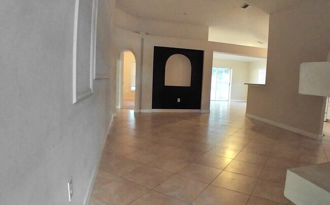 Foto del edificio - 14528 Lake Price Dr