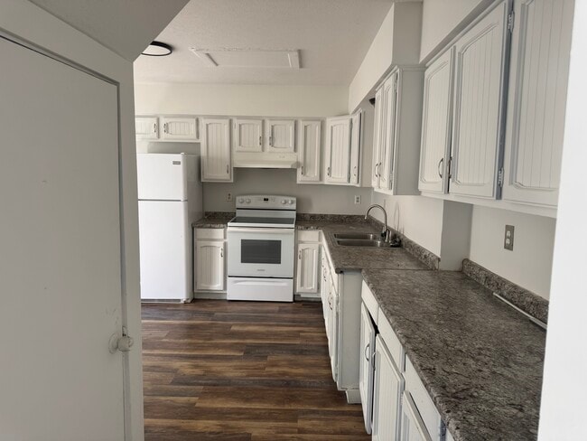 Building Photo - 1301 Clifton Ave