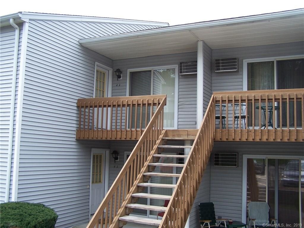 Primary Photo - 44 Upper Valley Dr